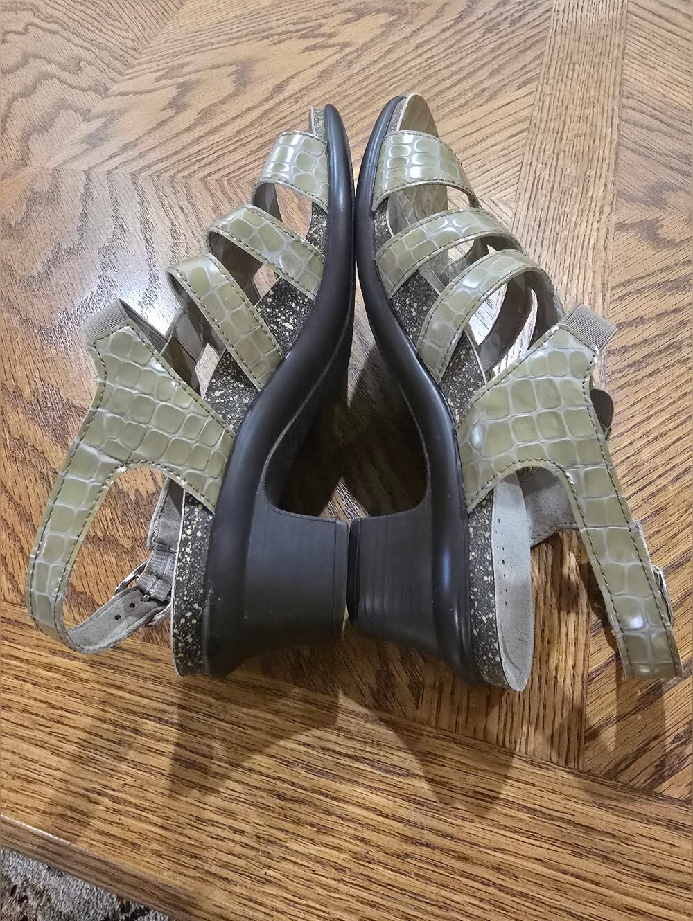 SAS Allegro Taupe Croc. Women’s Croc-Effect Strappy Sandals With Box - Picture 5 of 10
